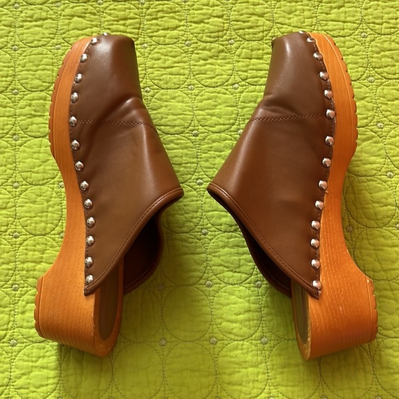 Clogs - Picture 6 of 9